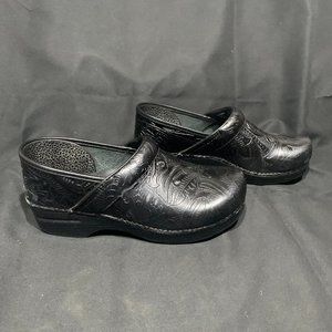 Dansko Professional Tooled Leather Clogs Womens US 9.5-10 EUR 40 Black Slip On